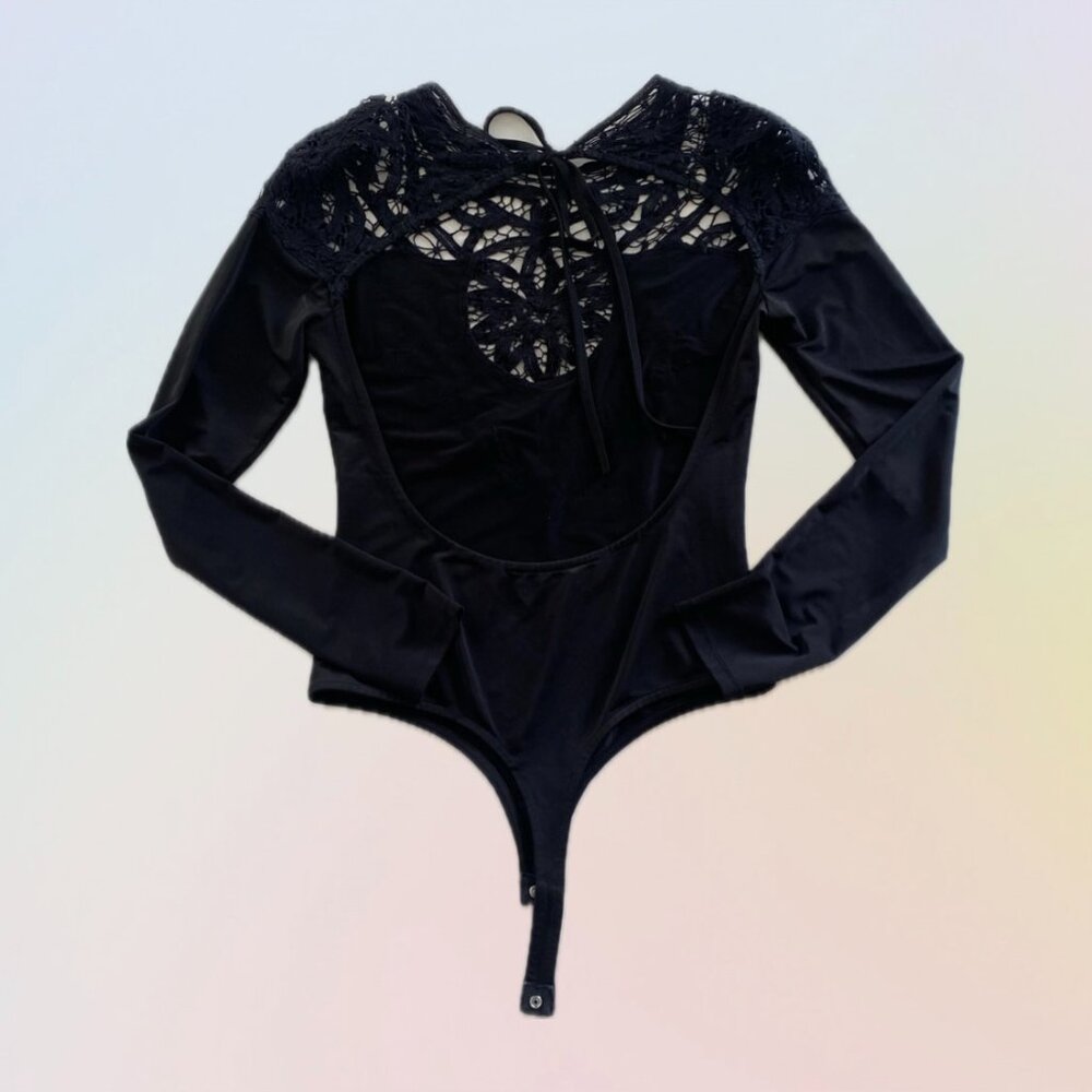 ❌ SOLD ❌ FOR LOVE & LEMONS - Penelope Crochet Lace Bodysuit in Black - Picture 3 of 8